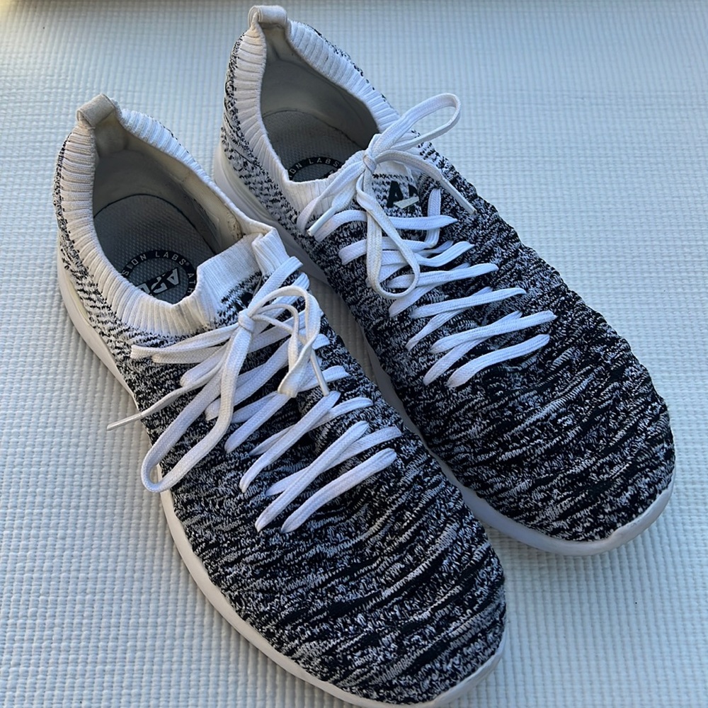 APL SNEAKERS